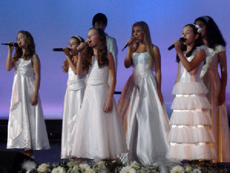 Закрытие VI Фестиваля "Лучезарный ангел", детский ансамбль "Непоседы"