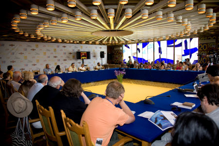 Круглый стол на тему «Кинопроцесс после дефолта (1999-2008): итоги и уроки»