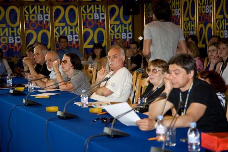 Круглый стол на тему «Кинопроцесс после дефолта (1999-2008): итоги и уроки»