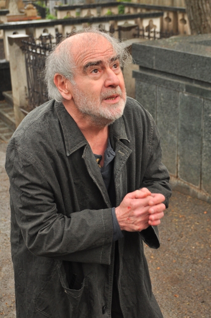 кадр из фильма "Все ушли", актер Автандил Махарадзе