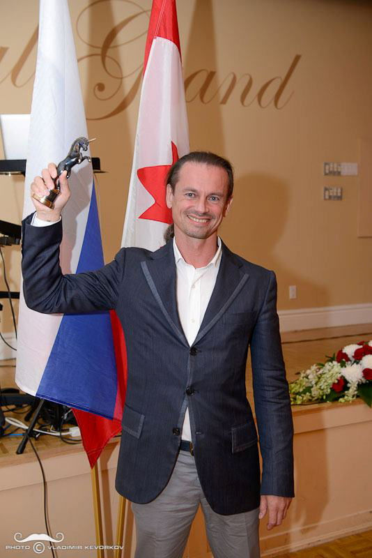 режиссер Слава Росс с призом кинофестиваля в Торонто