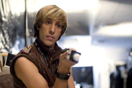 кадр из фильма "Бруно"