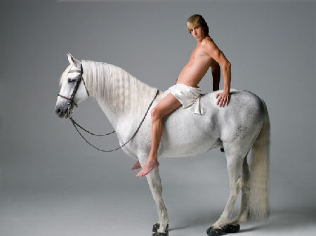 кадр из фильма "Бруно"