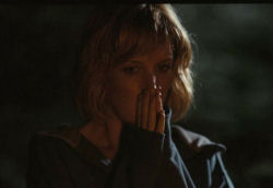 кадр из фильма "Райское озеро"