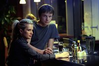 кадр из фильма "Это свободный мир"