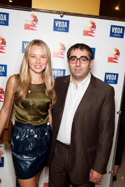 премьера фильма "Призрак", генеральный директор компании «Централ Партнершип Сейлз Хаус» Марк Лоло с супругой