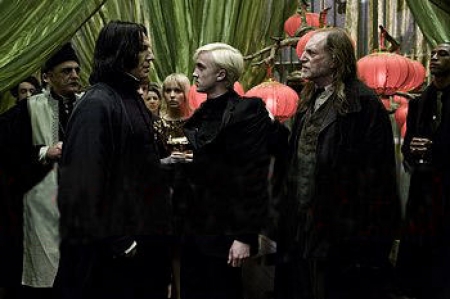 кадр из фильма "Гарри Поттер и Принц-полукровка" кадр из фильма "Гарри Поттер и Принц-полукровка"