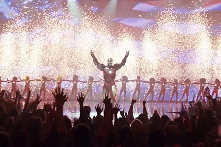 кадр из фильма "Железный человек 2"