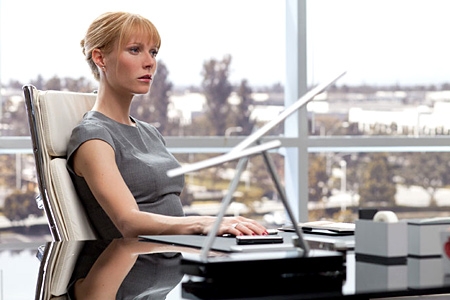 кадр из фильма "Железный человек 2"