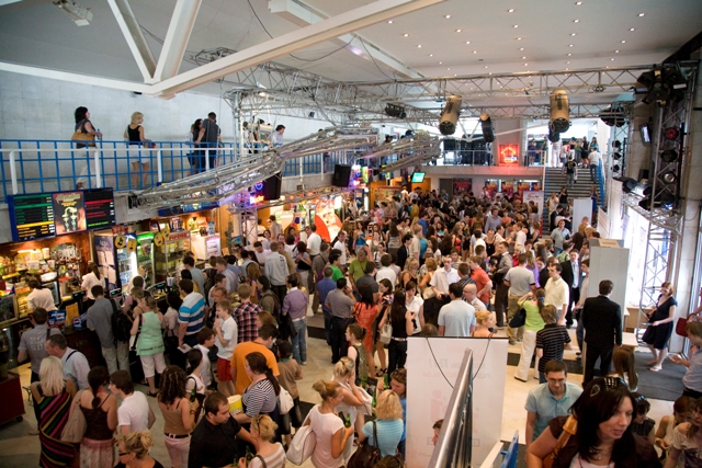 премьера фильма "Рыцарь дня" в Москве