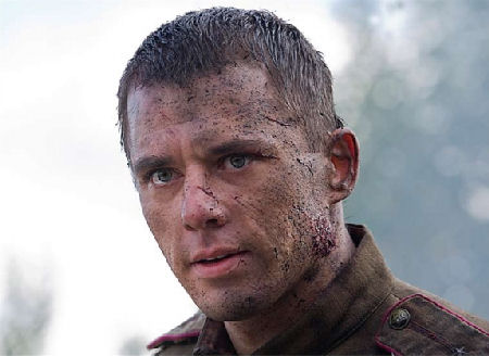 кадр из фильма "Мы из будущего 2", актер Игорь Петренко