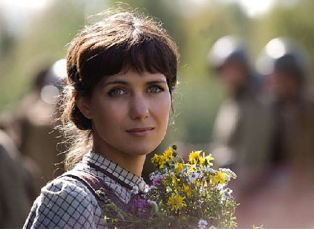 кадр из фильма "Мы из будущего 2", актриса Екатерина Климова