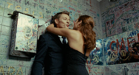 кадр из фильма "Невеста любой ценой"