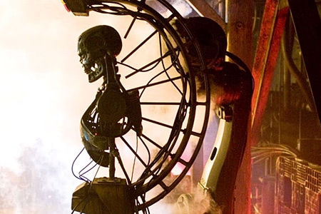 кадр из фильма "Терминатор: да придет спаситель"