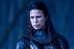 кадр из фильма "Другой мир: Восстание ликанов", актриса Рона Митра