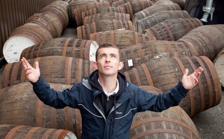 кадр из фильма "Доля ангелов" Кена Лоуча