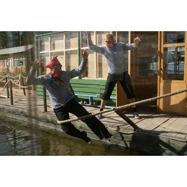 гороховое озеро псковская область каникулы строгого режима. каникулы строгого режима лагерь. каникулы строгого режима съемки. сергей безруков в фильме каникулы строгого режима. место съёмок каникулы строгого режима.