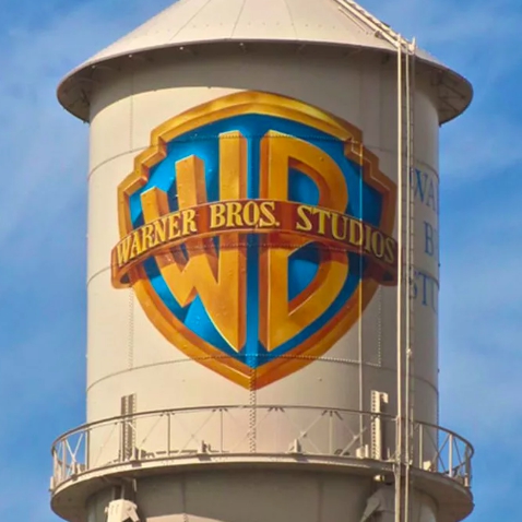 Круз, Тарантино и огромные бюджеты: новая стратегия Warner Bros.