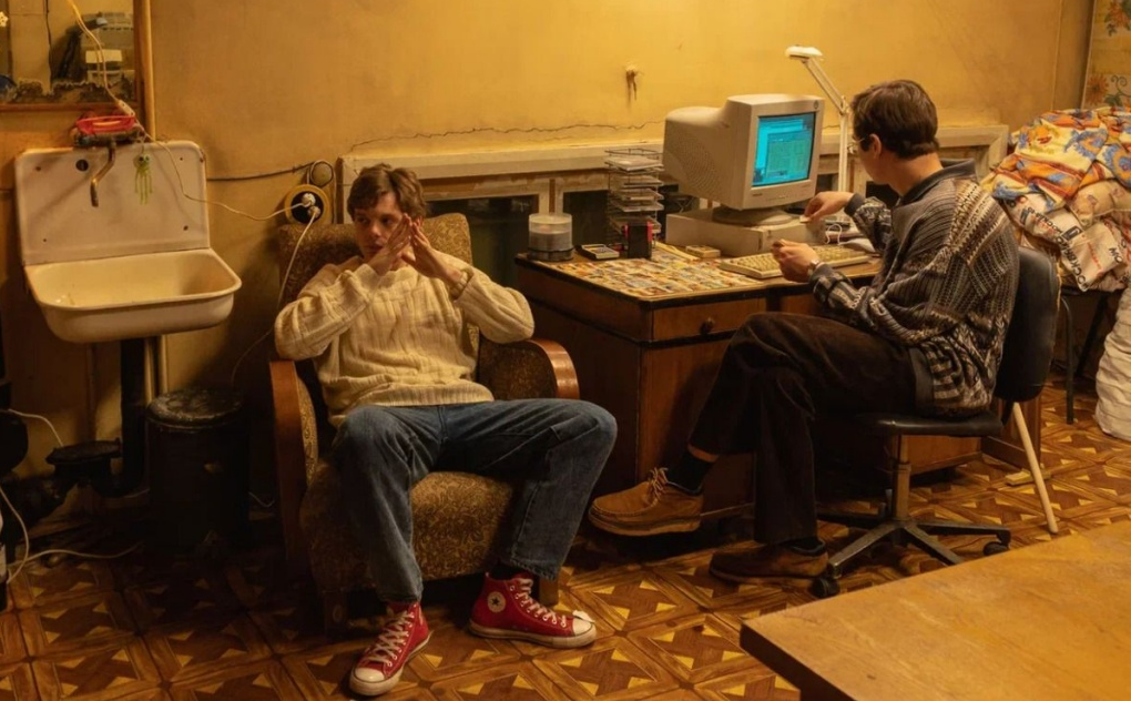 Кадр из фильма Ровесник