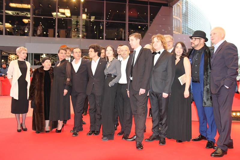 65 Берлинский международный кинофестиваль, премьера фильма "Под электрическими облаками", съемочная группа картины