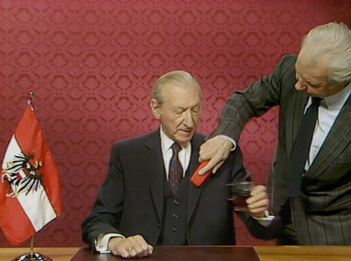 кадр из фильма Вальс Вальдхайма кадр из фильма Вальс Вальдхайма