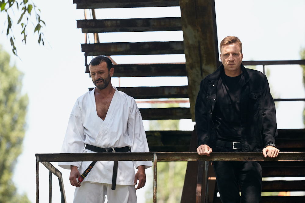 кадр из сериала Эксперт