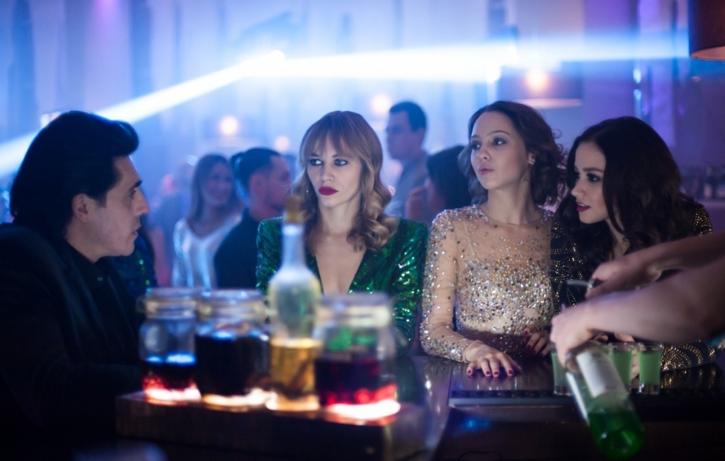 кадр из фильма Купи меня