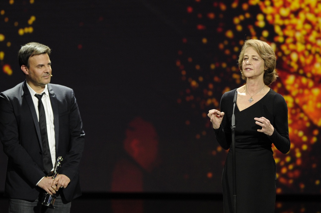 28-я церемония награждения лауреатов премии Европейской Киноакадемии European Film Awards, вручение почетного за достижения в профессиональной деятельности (Шарлотта Рэмплинг)