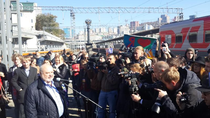 Кинопоезд ВГИК-95, всттреча поезда Владивосток-2 Кинопоезд ВГИК-95, всттреча поезда Владивосток-2