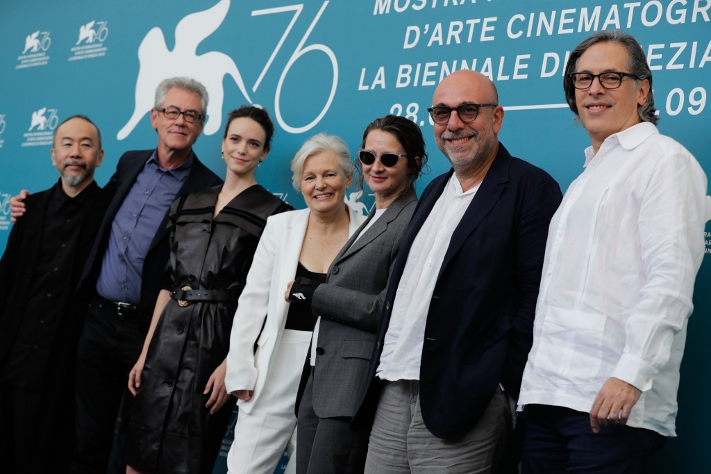 Венеция 2019, жюри международного конкурса Лукресия Мартель, Пирс Хэндлинг, Мэри Хэррон, Стэйси Мартин, Родриго Прието, Синья Цукамото и Паоло Вирдзи