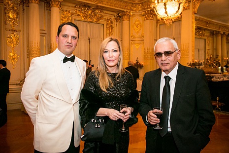 Генеральный директор Киноконцерна "Мосфильм" Карен Шахназаров, исполнительный директор Русской культурной инициативы Антон Федяшин и ее создательница Сузан Кармэл Лерман 