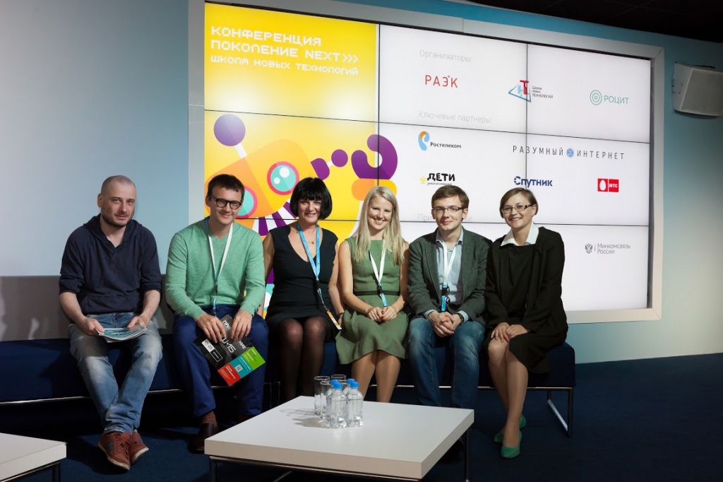 А.Караваев, Р.Гильметдинов, М.Кудряшова, Е.Борисова, С.Абрамов, Л.Бокова (фото Надежды Пястоловой)