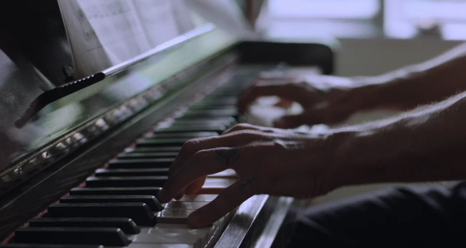 Кадр из фильма День рождения Сидни Люмета