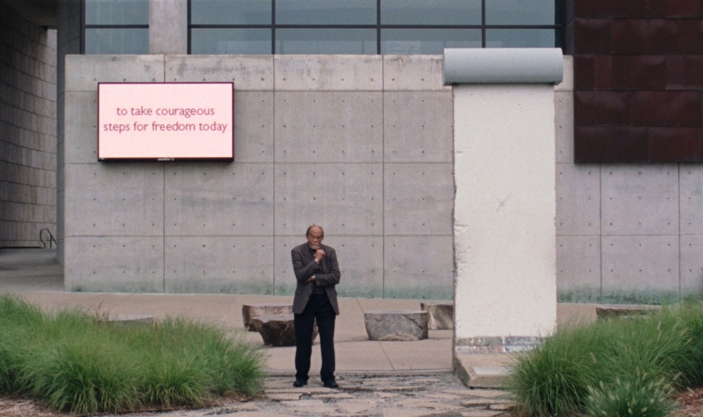 Американский сектор (The American Sector), реж. Кортни Стивенс, Пачо Велес