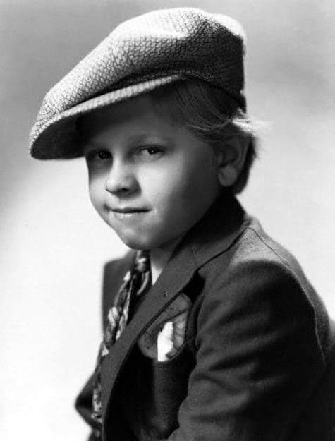 актер Микки Руни