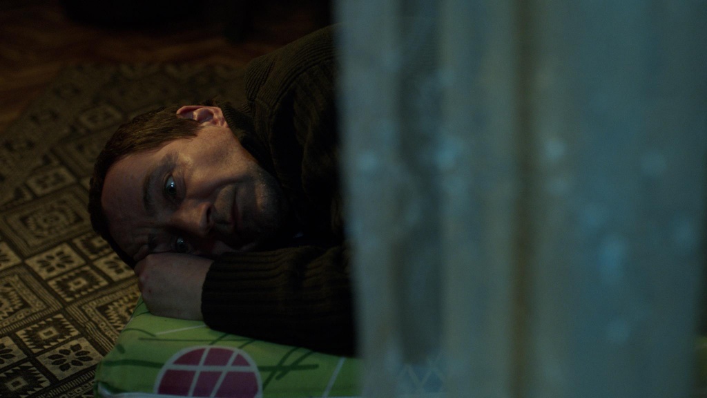 кадр из фильма Чужеродное тело