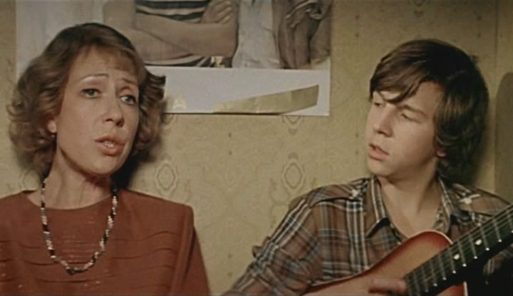 кадр из фильма Карена Шахназарова "Курьер"