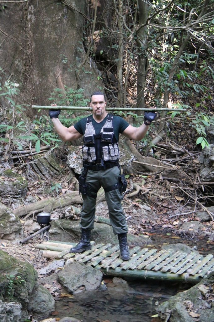 на съемках фильма Разборка в Маниле