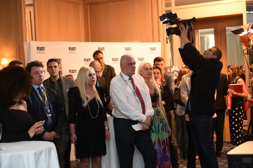 Объединенный российский стенд Made in Russia, Первый международный дискуссионный клуб киноиндустрии