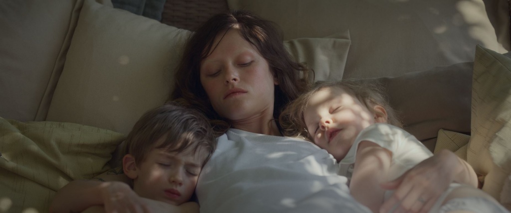 кадр из фильма Медея