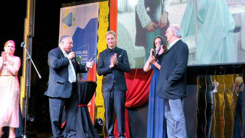 Фестиваль в Аликанте российского кино Киноволна, режиссер Карлос Саура получает приз