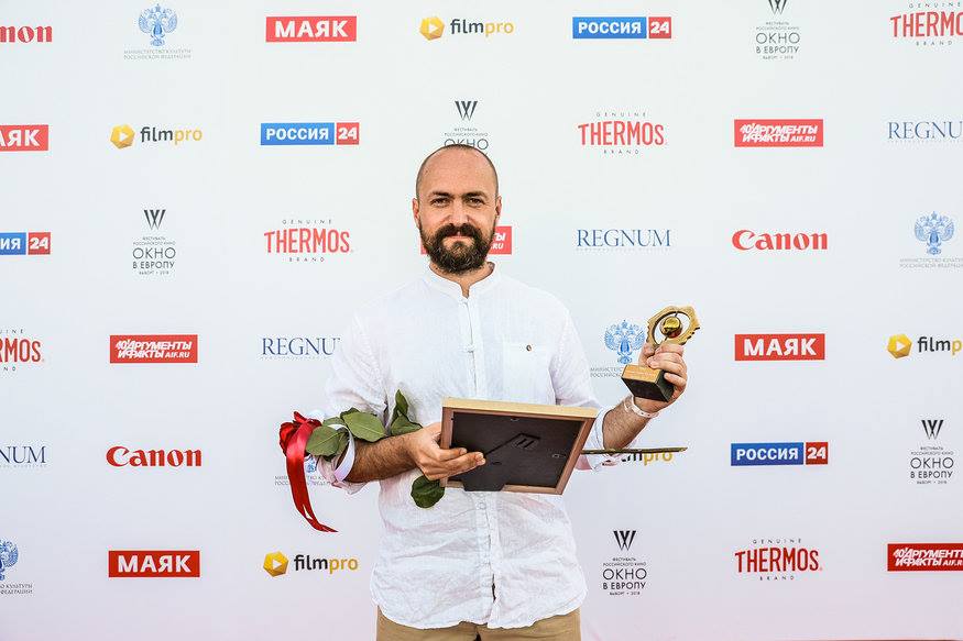 Антону Бильжо, режиссеру фильму «Амбивалентность» 39391947_1072432392925356_6060870243943710720_n (1).jpg