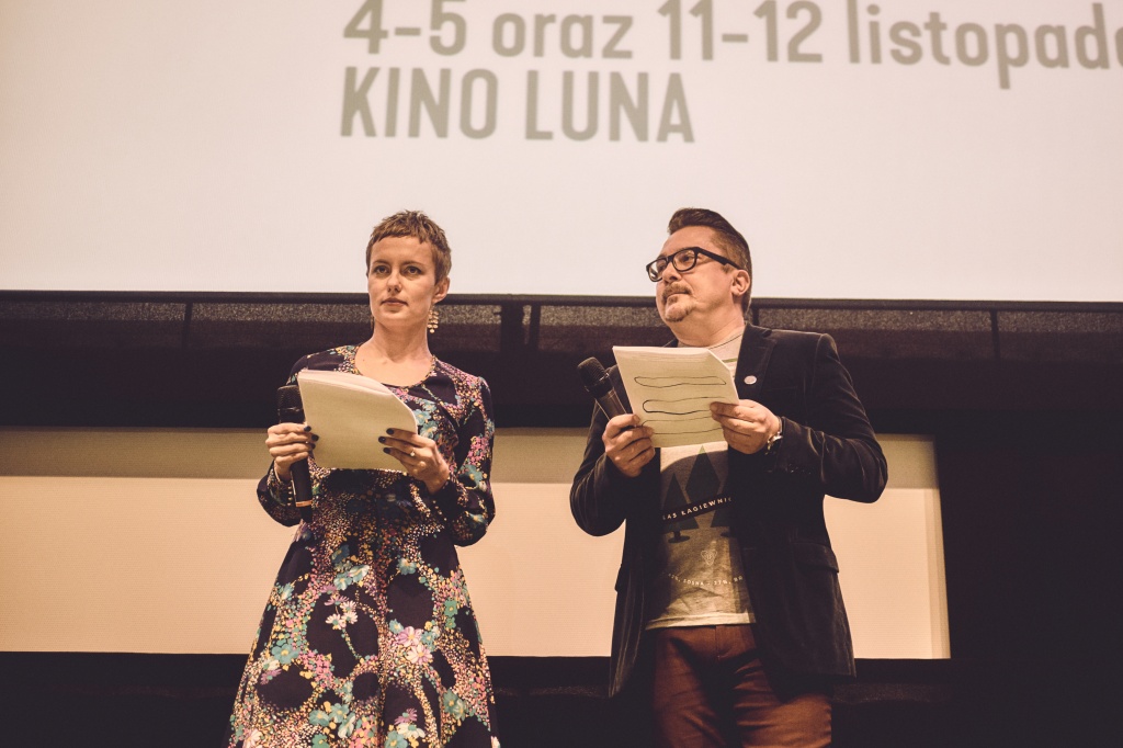 11-й фестиваль российских фильмов Спутник над Польшей, церемония открытия, ведущие Адриана Продеус и Пётр Шигальский