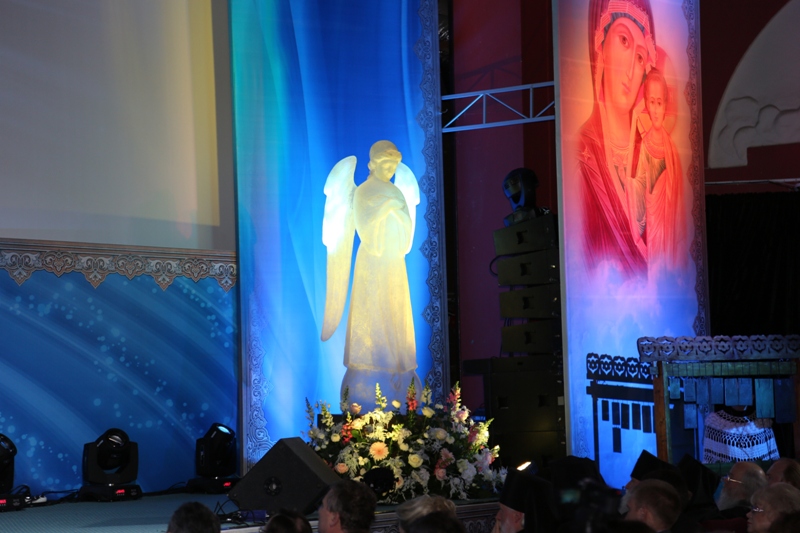 закрытие Х Международного благотворительного кинофестиваля "Лучезарный Ангел"