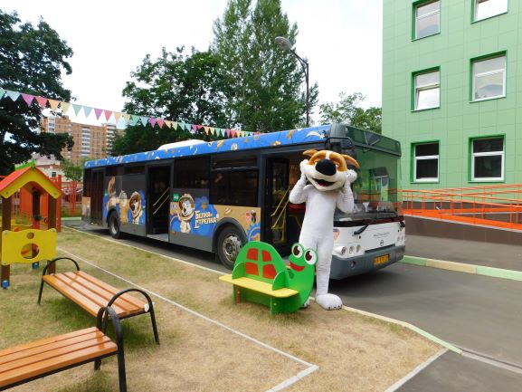 Брендированный автобус "Белка и Стрелка"