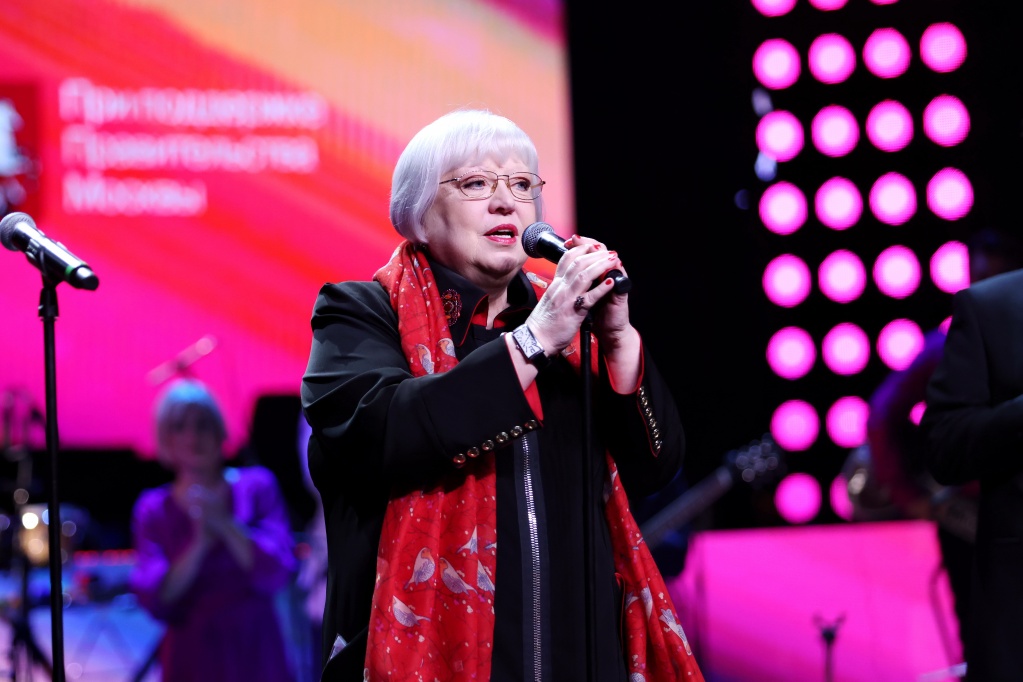 Церемония открытия 42 ММКФ, Светлана Крючкова