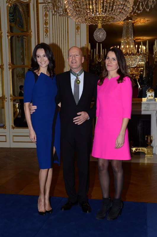 Награждение Брюса Уиллиса Орденом командора искусств и словесности Франции