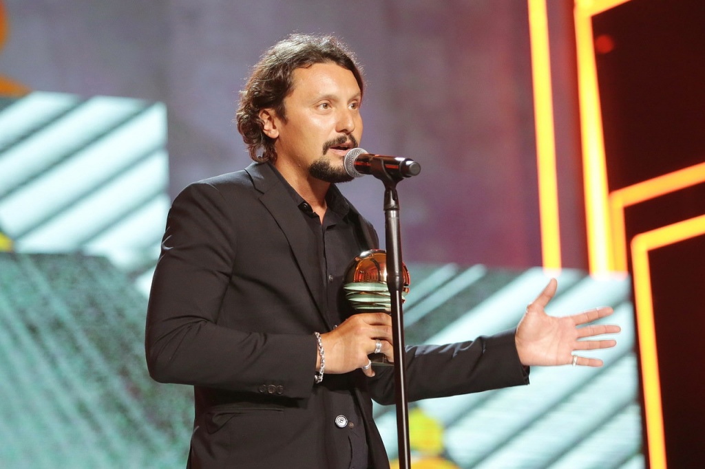 29 Кинотавр, церемония закрытия, оператор Денис Аларкон Рамирес с призом