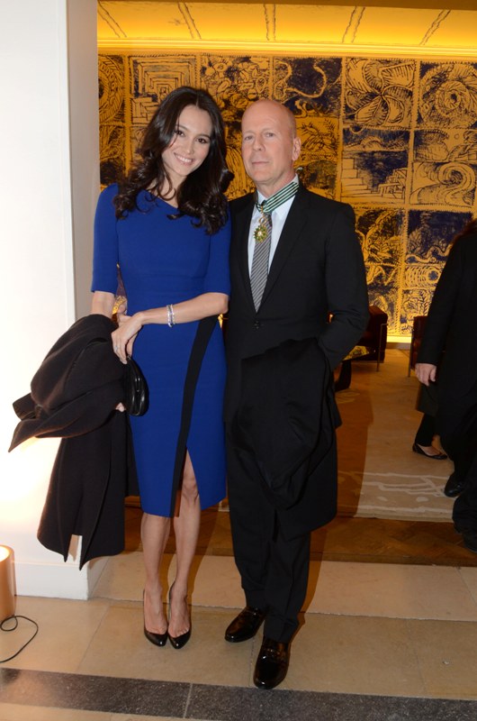 Награждение Брюса Уиллиса Орденом командора искусств и словесности Франции