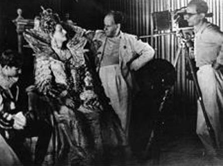 Домбровский В.В. Фотография. Рабочий момент съемок кинопроб М.И.Ромма (неосуществленный замысел)